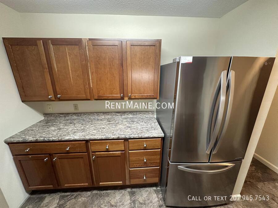 Apartment for rent at 8E Longrale Park, Bangor, ME 04401