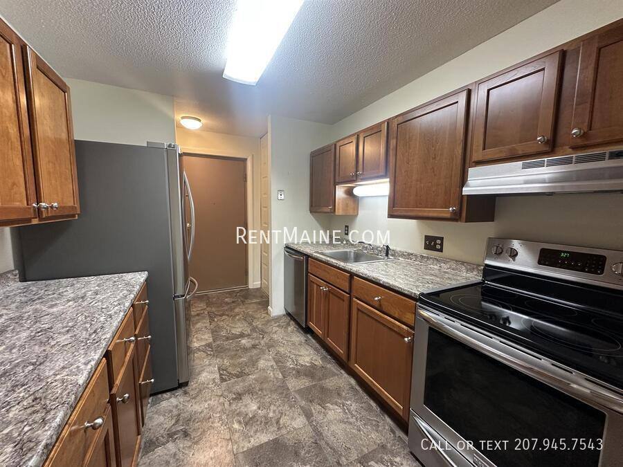 Apartment for rent at 8E Longrale Park, Bangor, ME 04401