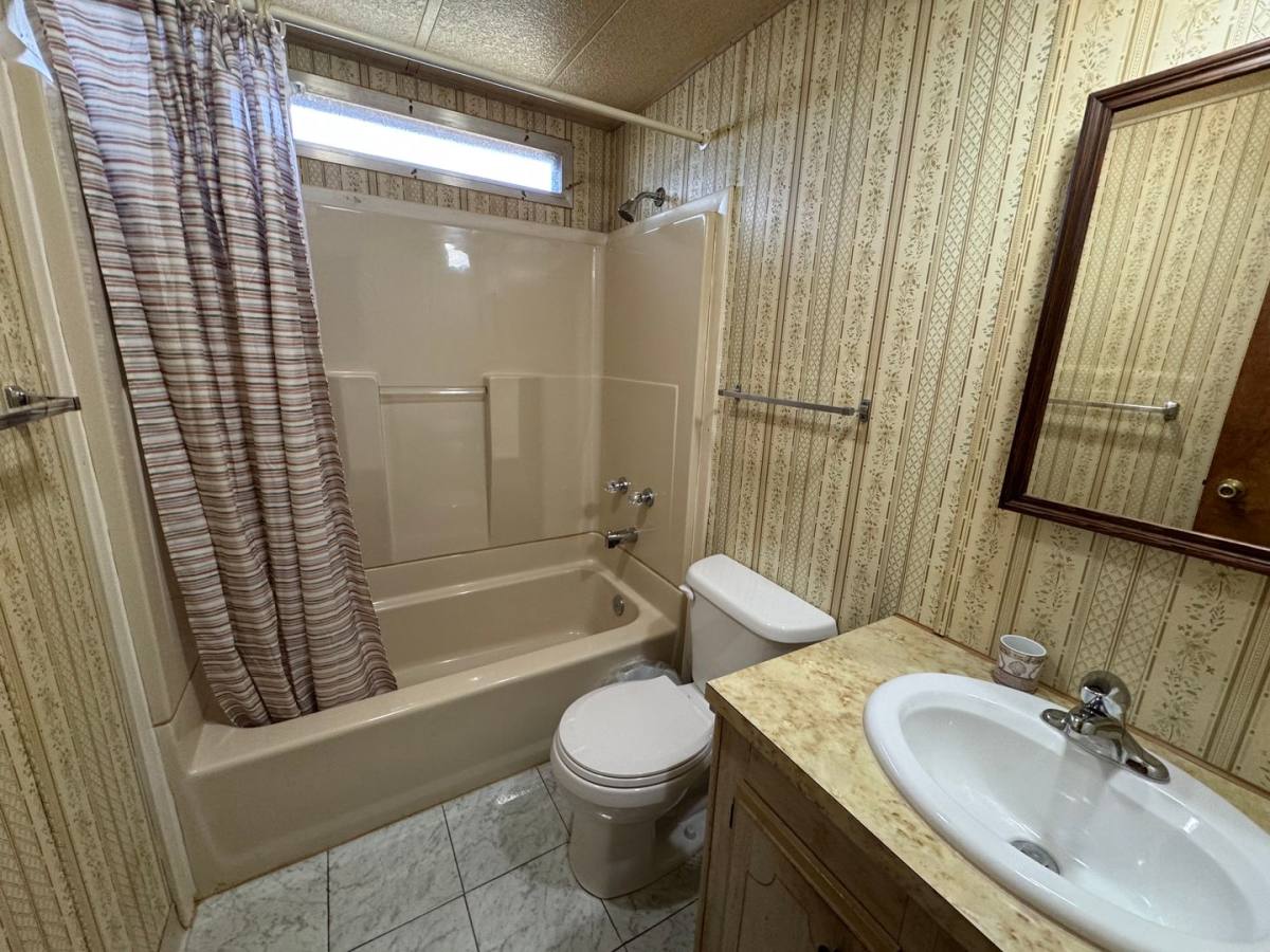 Apartment for rent at 124 N 12th St, Columbus, MT 59019