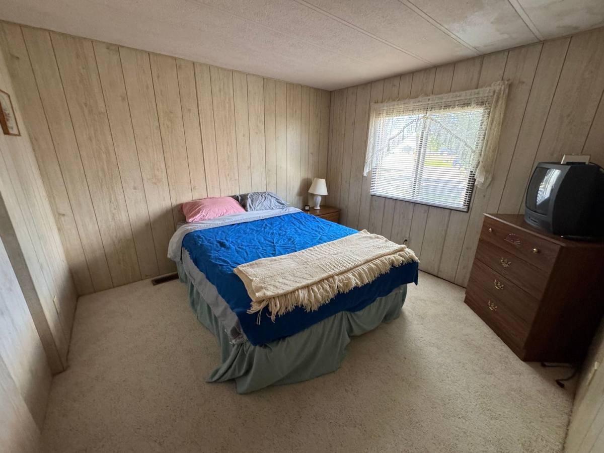 Apartment for rent at 124 N 12th St, Columbus, MT 59019