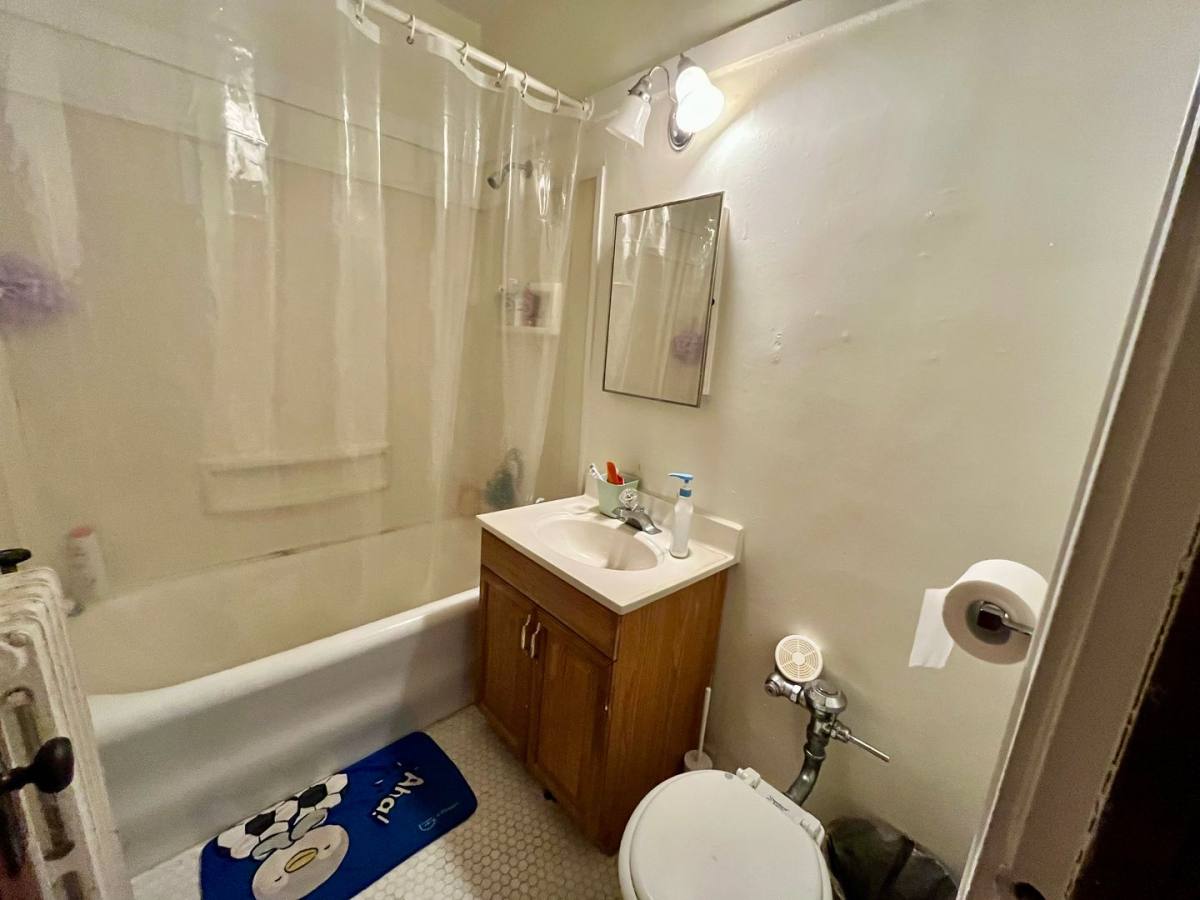 Apartment for rent at 4422 N Oakland Ave, Milwaukee, WI 53211