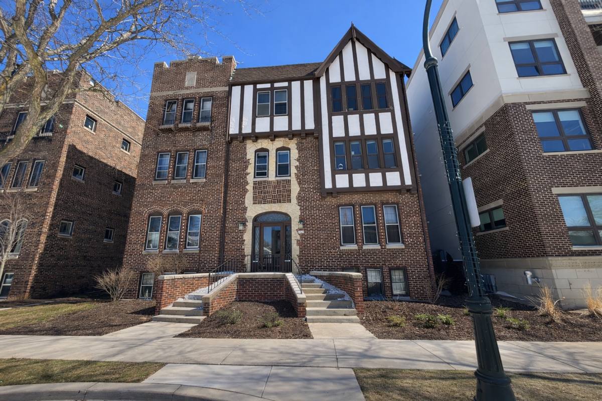 Apartment for rent at 4422 N Oakland Ave, Milwaukee, WI 53211