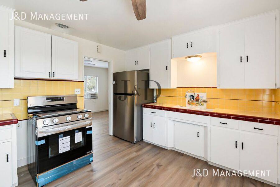 Apartment for rent at 6191 Lorca Dr, San Diego, CA 92115