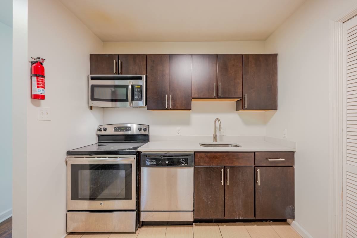 Apartment for rent at 650 D St SE #2, Washington, DC 20003
