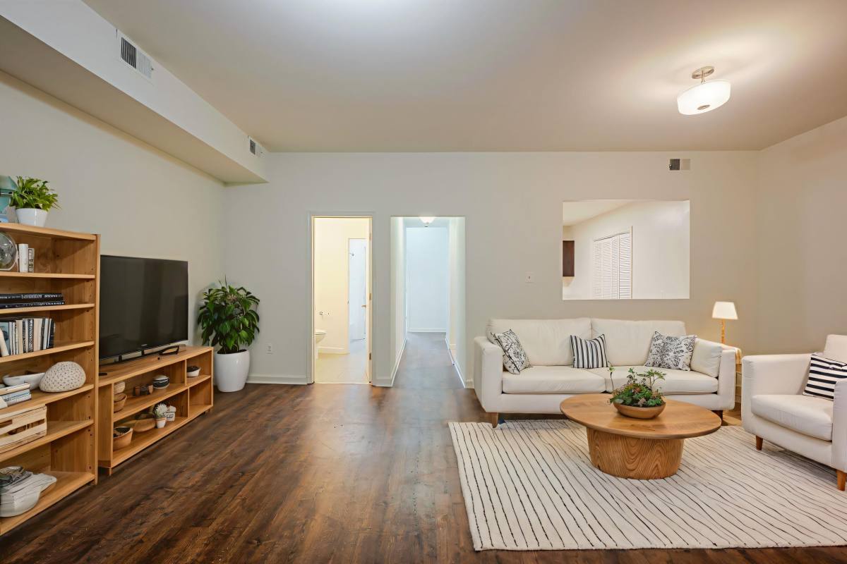 Apartment for rent at 650 D St SE #2, Washington, DC 20003