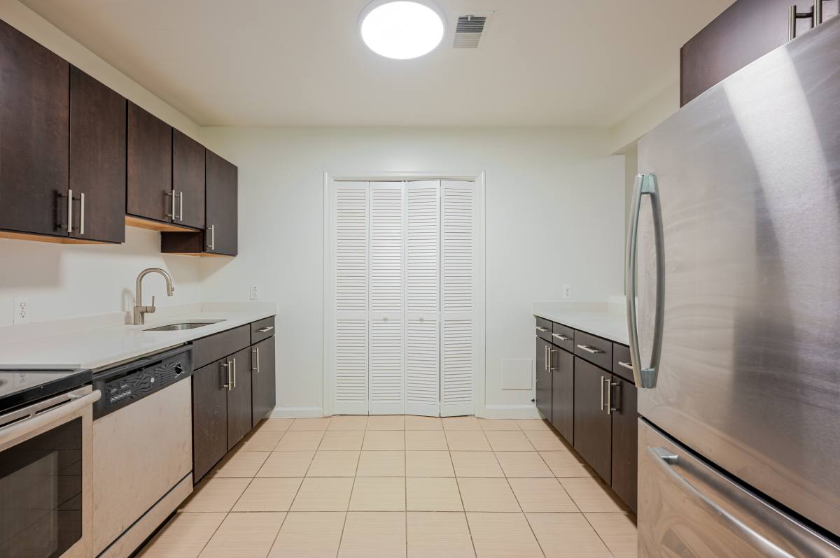 Apartment for rent at 650 D St SE #2, Washington, DC 20003