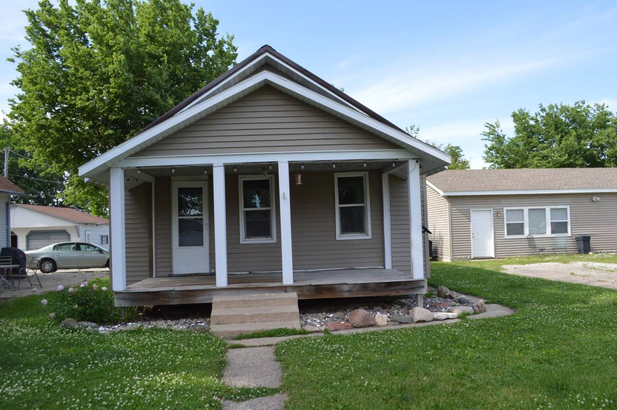 House for rent at 2310 1st Ave S, Clear Lake, IA 50428