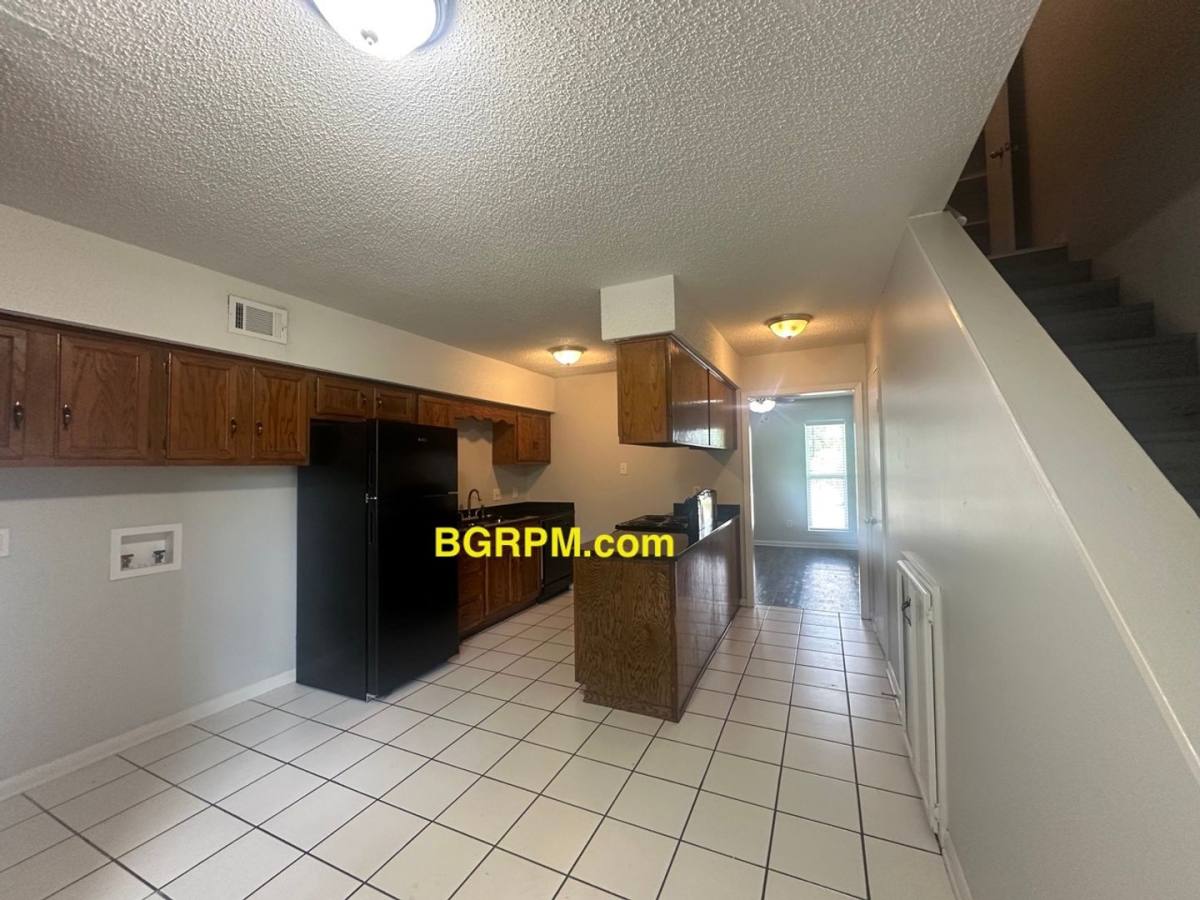 Apartment for rent at 719 S Redmond Rd, Jacksonville, AR 72076