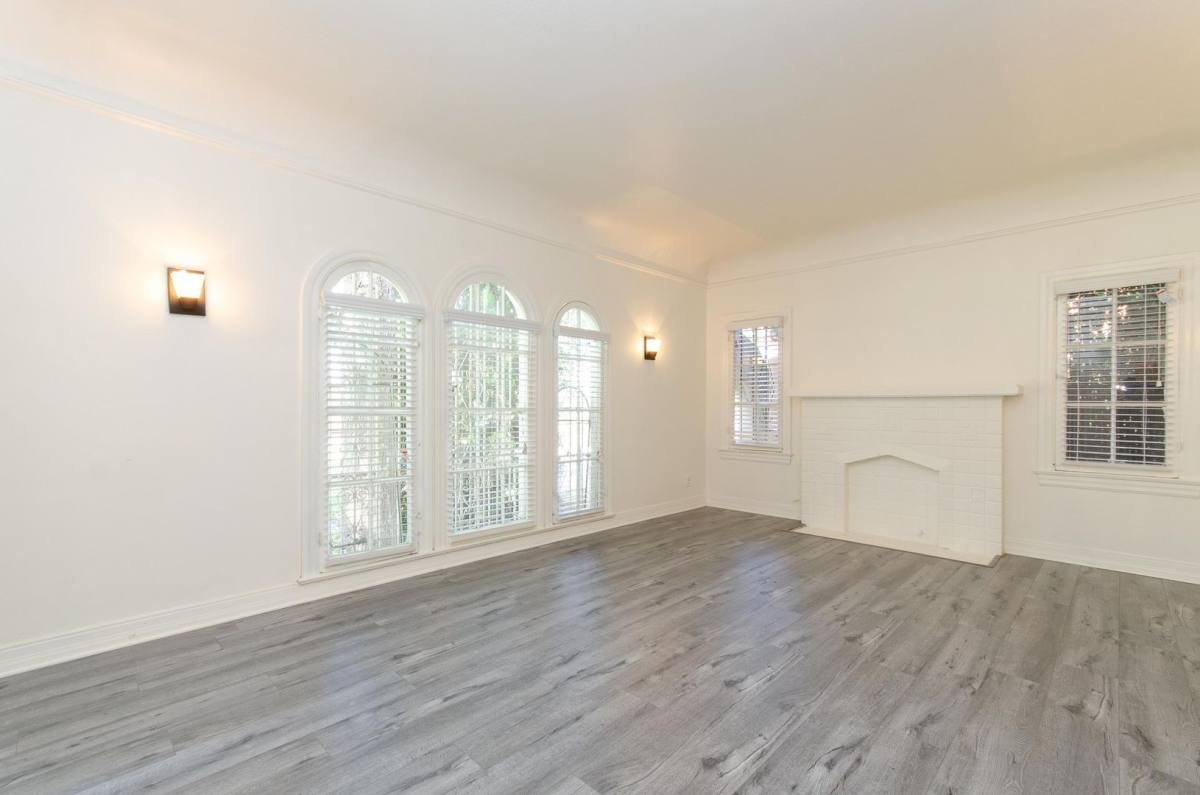 Apartment for rent at 2418 4th Ave, Los Angeles, CA 90018