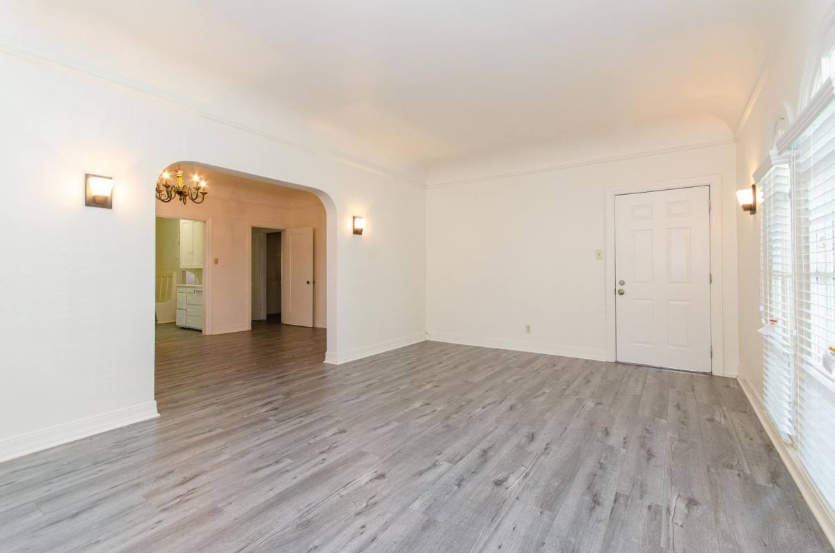 Apartment for rent at 2418 4th Ave, Los Angeles, CA 90018