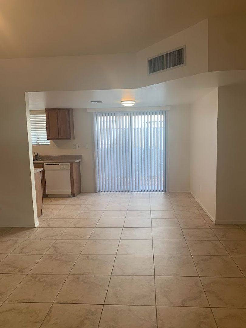 Townhouse for rent at 9109 E Esperanza Dr, Tucson, AZ 85715