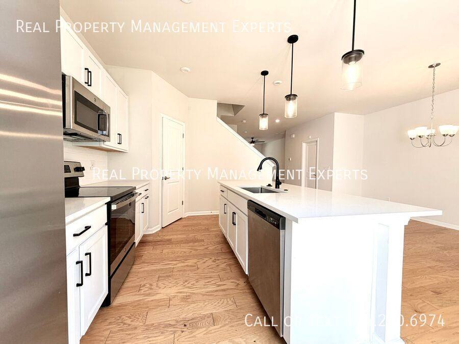 Townhouse for rent at 6016 Caprera Way, Charlotte, NC 28269