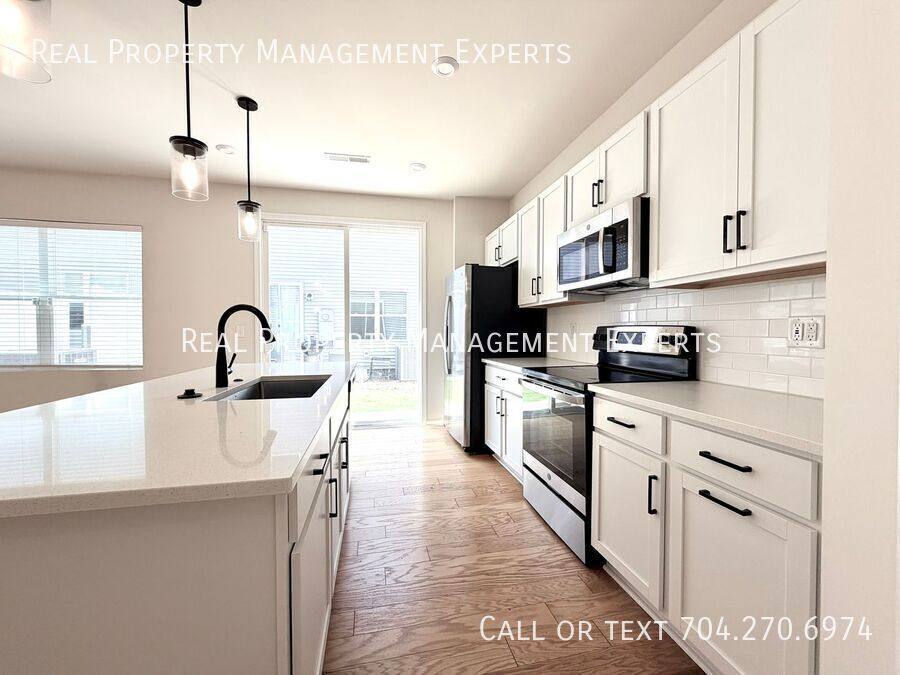 Townhouse for rent at 6016 Caprera Way, Charlotte, NC 28269