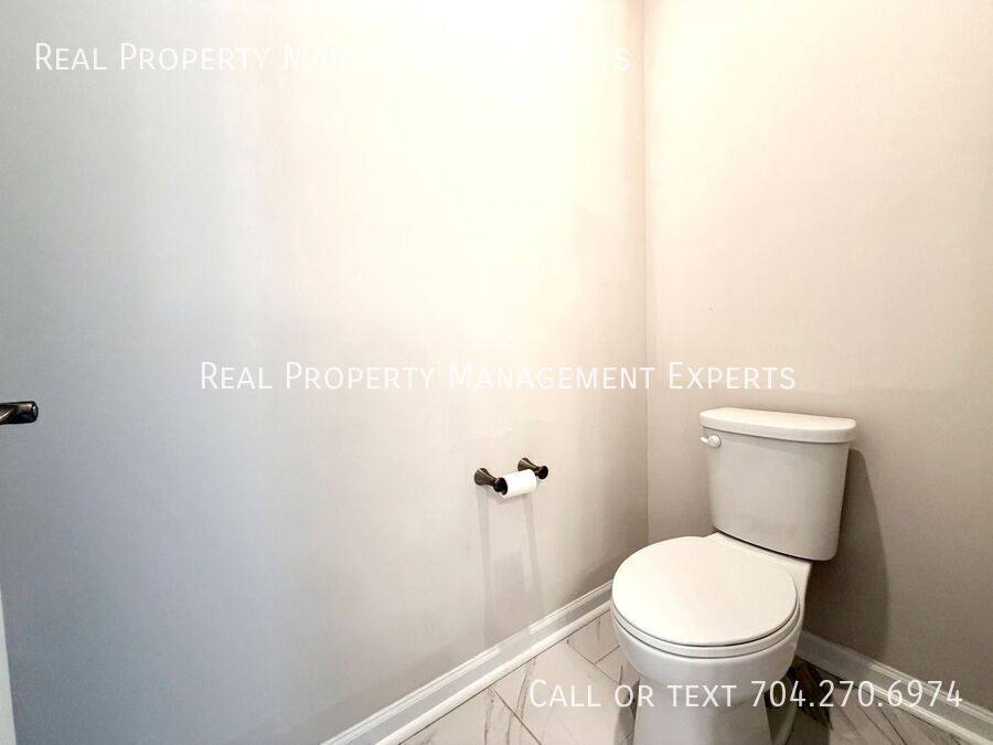Townhouse for rent at 6016 Caprera Way, Charlotte, NC 28269
