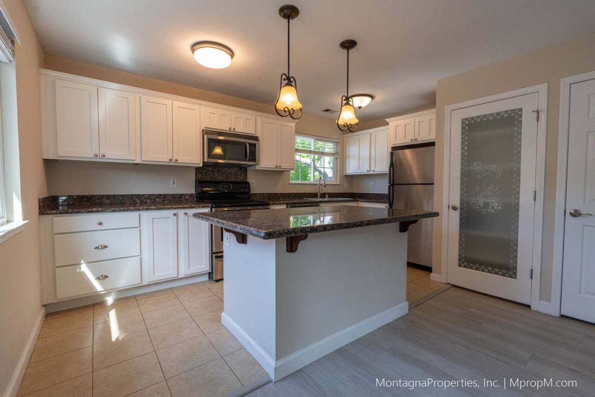 Townhouse for rent at 1461 Main St, Santa Clara, CA 95050