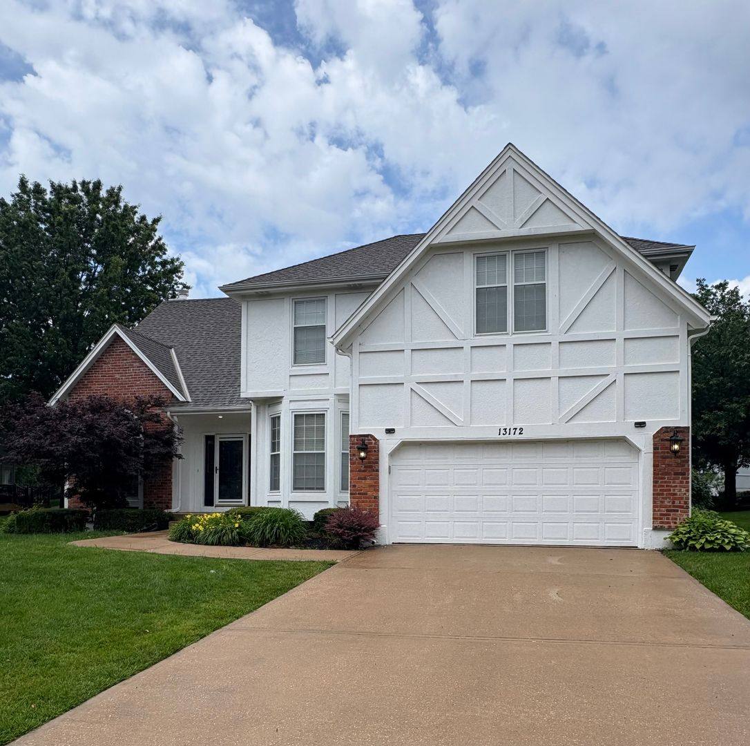 House for rent at 13172 Kessler St, Overland Park, KS 66213