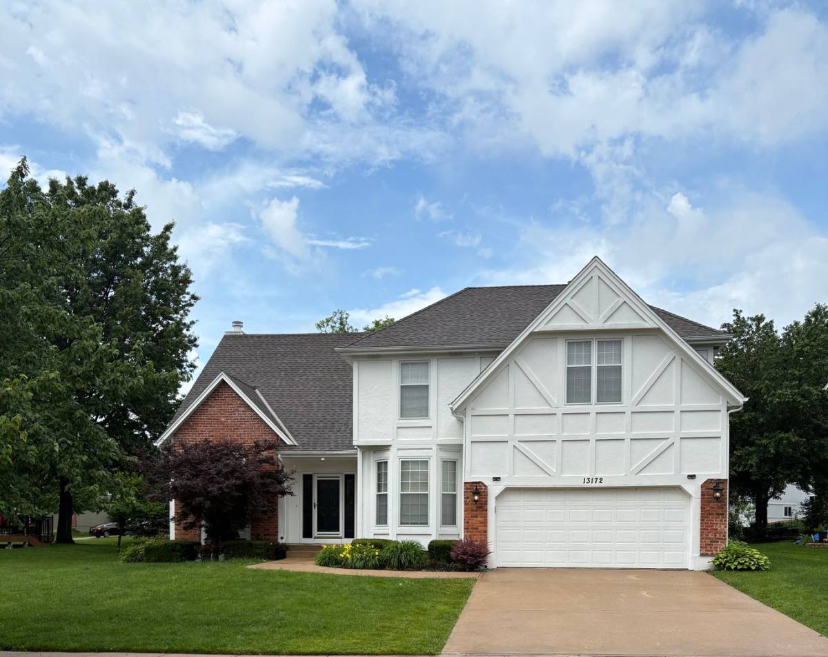 House for rent at 13172 Kessler St, Overland Park, KS 66213