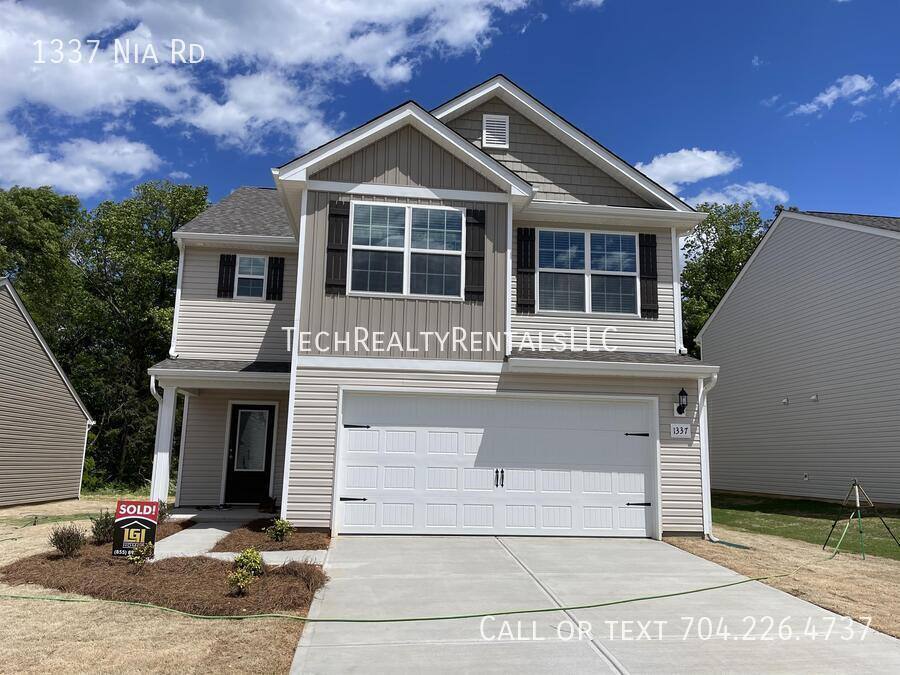 House for rent at 1337 Nia Rd, Charlotte, NC 28215