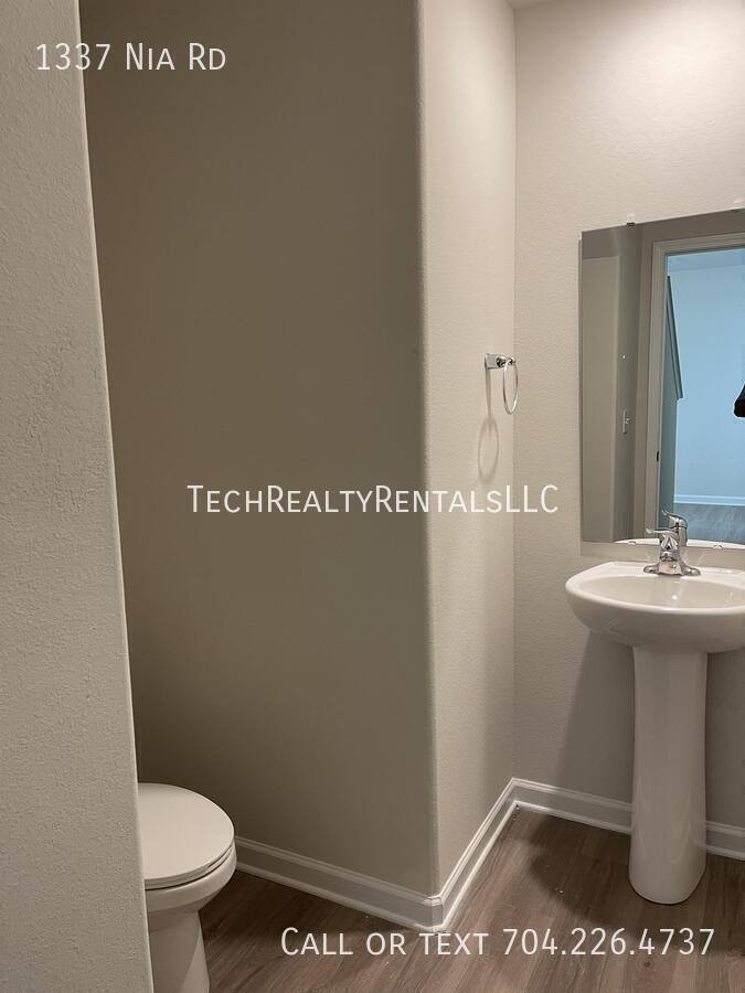 House for rent at 1337 Nia Rd, Charlotte, NC 28215