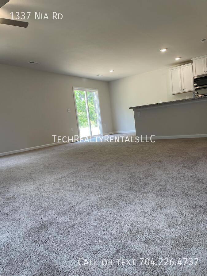 House for rent at 1337 Nia Rd, Charlotte, NC 28215