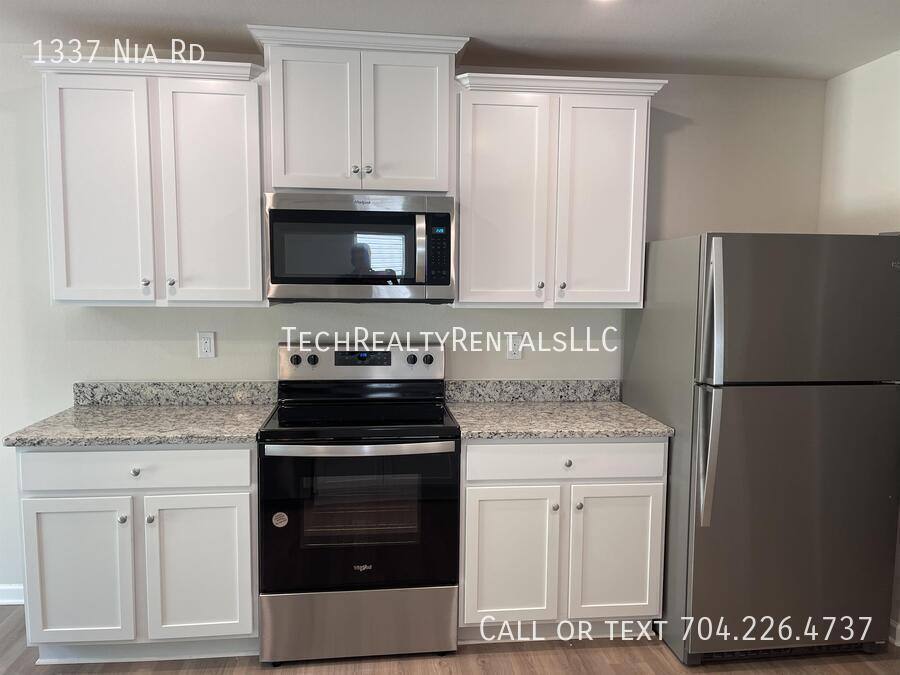 House for rent at 1337 Nia Rd, Charlotte, NC 28215