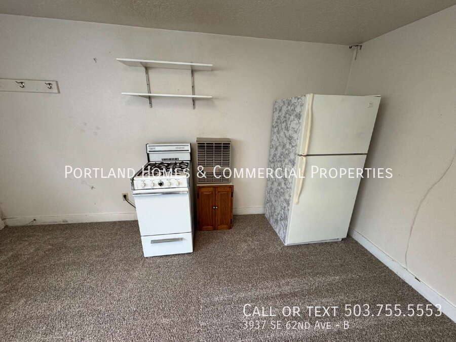 Apartment for rent at 3937 SE 62nd Ave #B, Portland, OR 97206