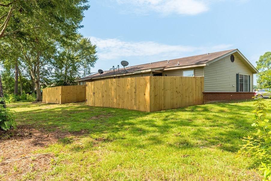 Apartment for rent at 23350 County Rd, Robertsdale, AL 36567