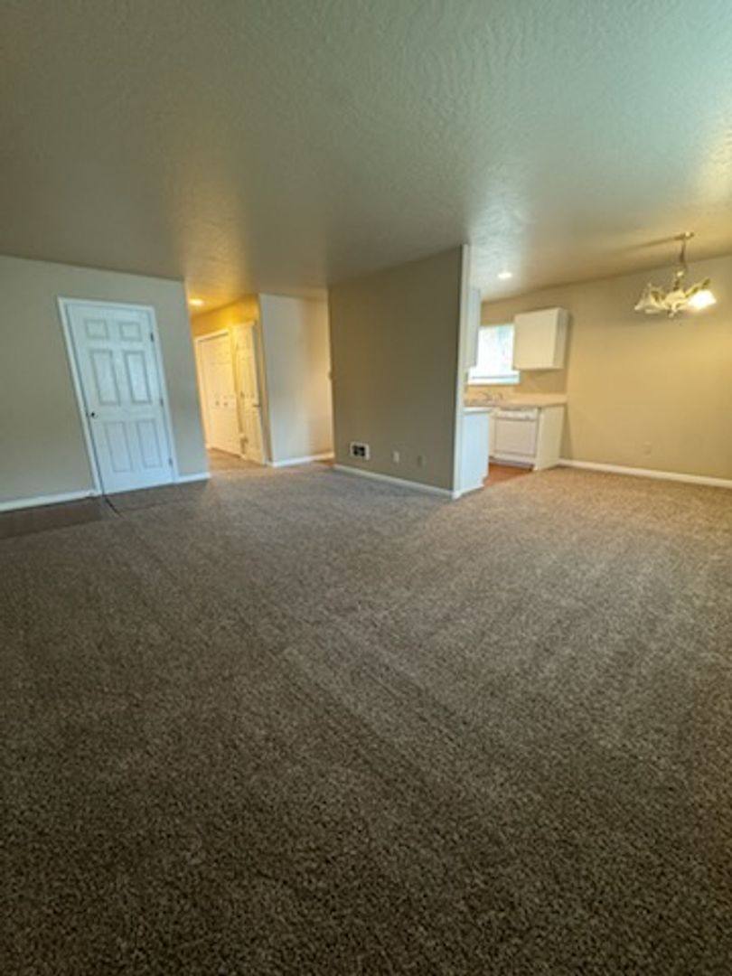Apartment for rent at 138 Crestview Terrace, Cottage Grove, OR 97424