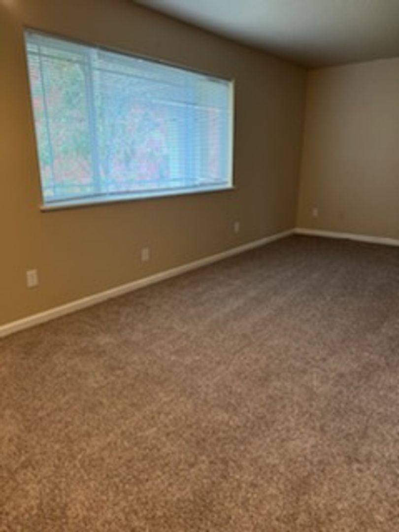 Apartment for rent at 138 Crestview Terrace, Cottage Grove, OR 97424