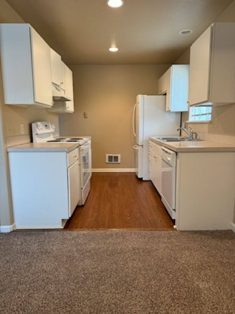 Apartment for rent at 138 Crestview Terrace, Cottage Grove, OR 97424