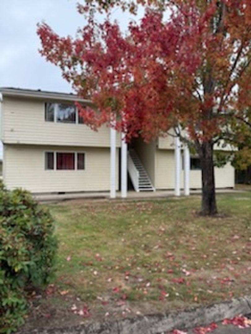 Apartment for rent at 138 Crestview Terrace, Cottage Grove, OR 97424