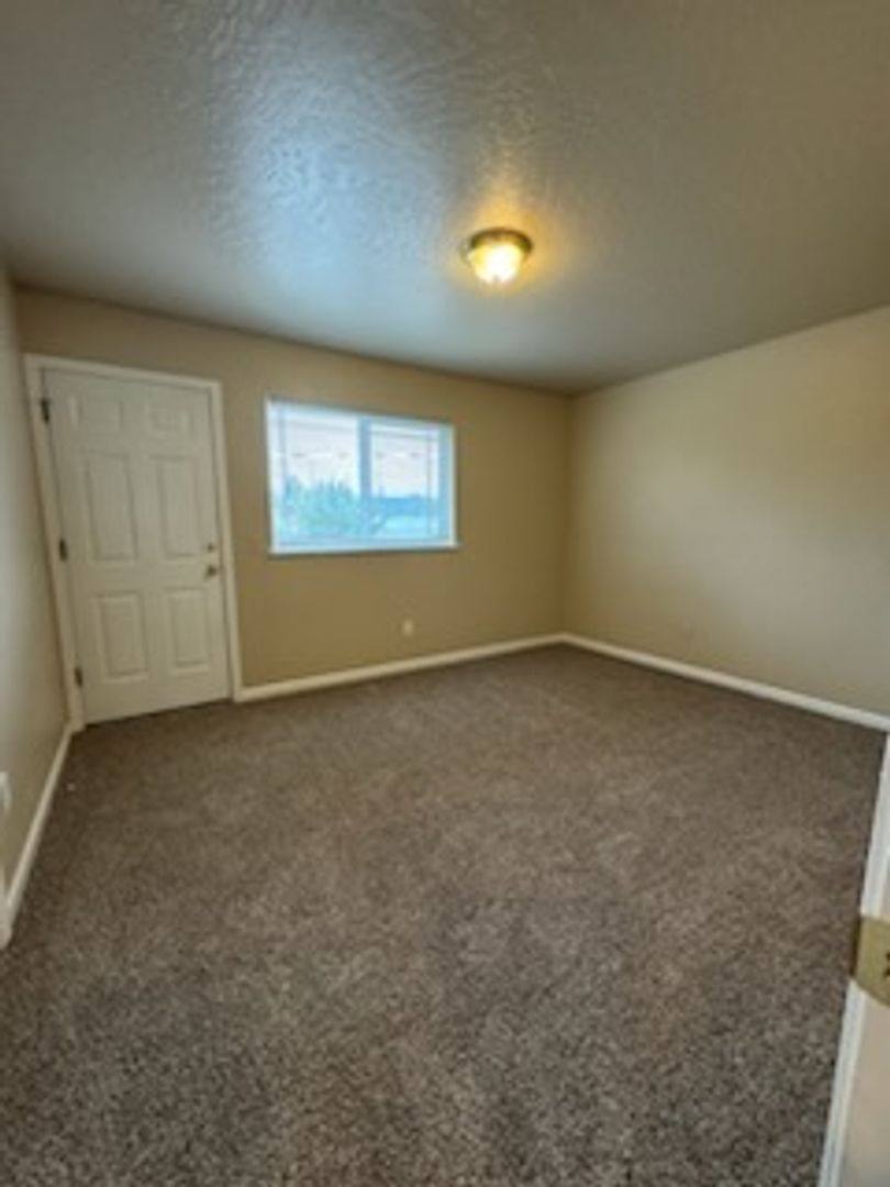Apartment for rent at 138 Crestview Terrace, Cottage Grove, OR 97424