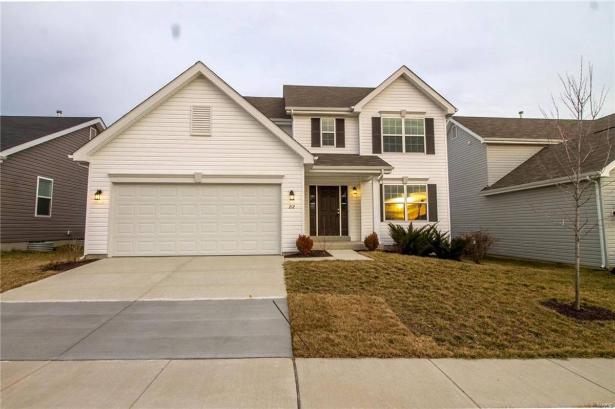 House for rent at 212 Pearl Vista Dr, O Fallon, MO 63366