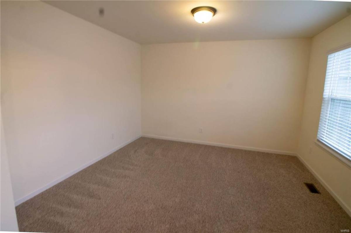 House for rent at 212 Pearl Vista Dr, O Fallon, MO 63366