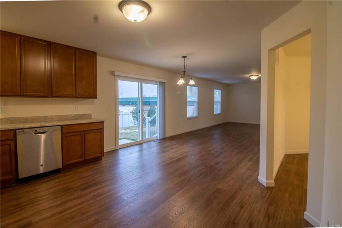 House for rent at 212 Pearl Vista Dr, O Fallon, MO 63366