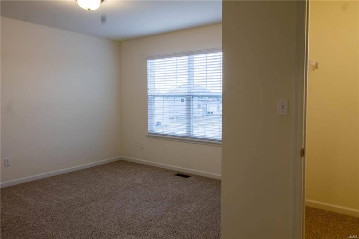 House for rent at 212 Pearl Vista Dr, O Fallon, MO 63366