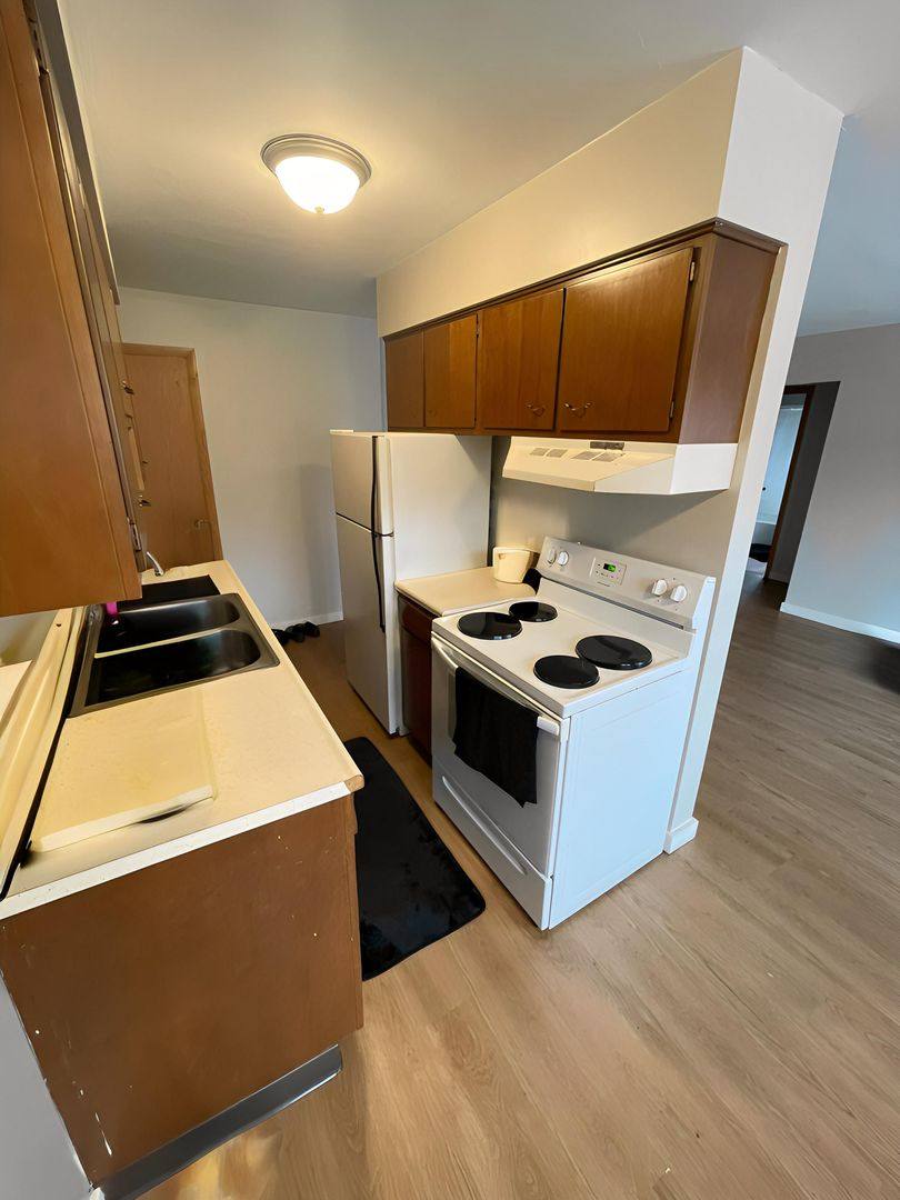 Apartment for rent at 25 W Redwing St #18, Duluth, MN 55803