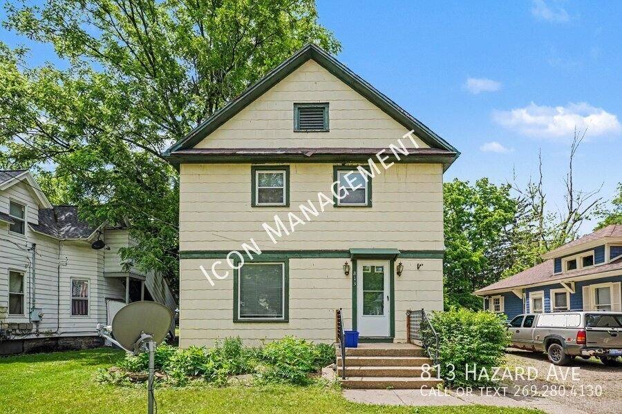 House for rent at 813 Hazard Ave, Kalamazoo, MI 49048