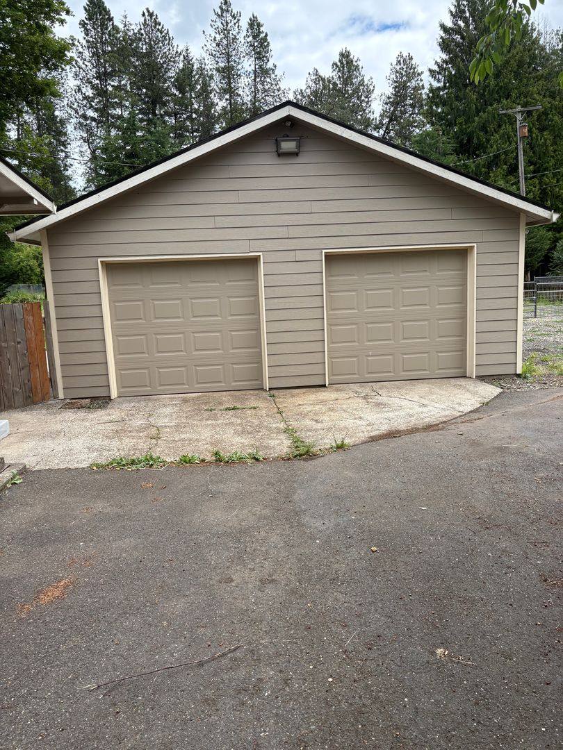 House for rent at 14462 SE Bluff Rd, Sandy, OR 97055