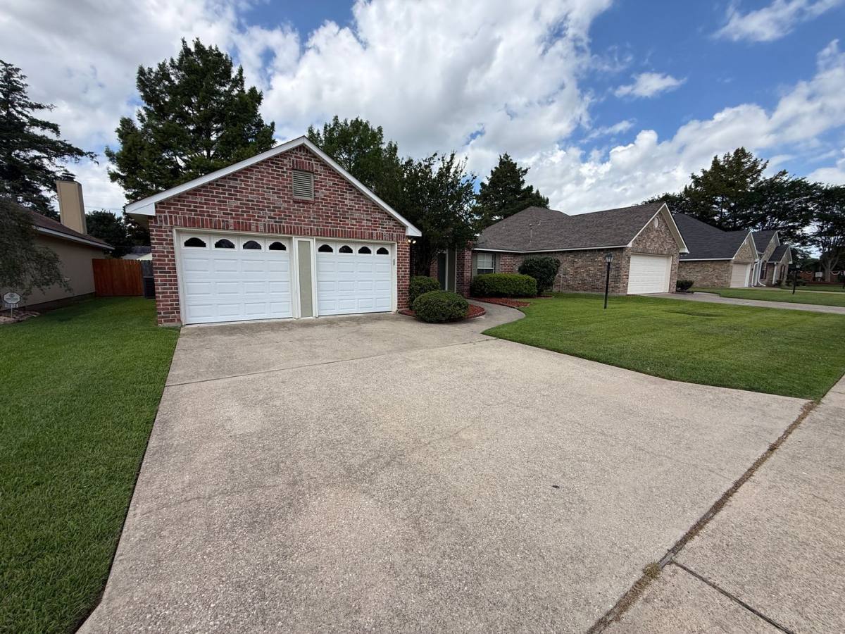 House for rent at 9812 Kings Pointe, Shreveport, LA 71115