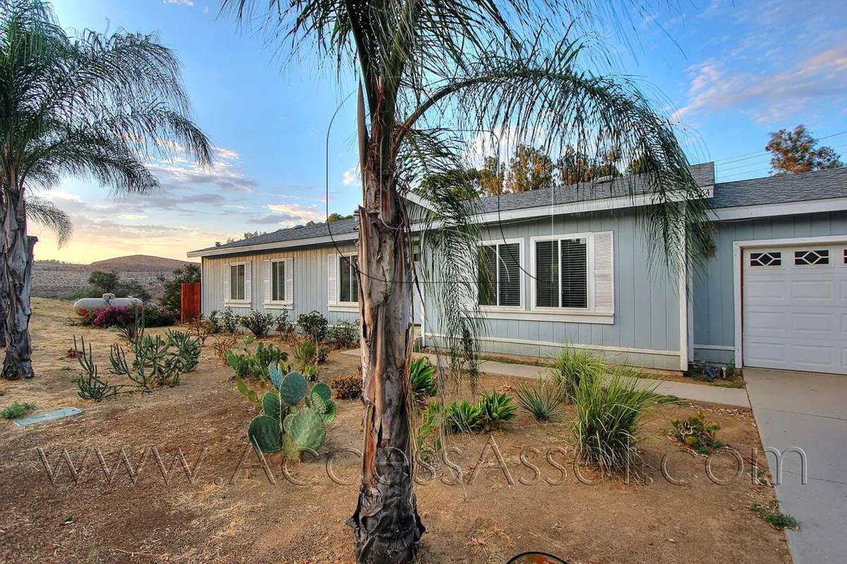House for rent at 16364 Stevens Ave, Lake Elsinore, CA 92530
