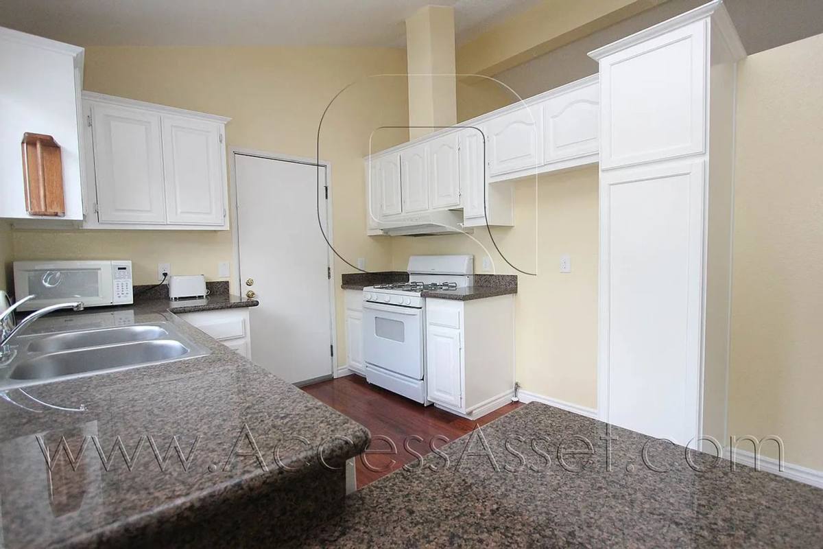House for rent at 16364 Stevens Ave, Lake Elsinore, CA 92530