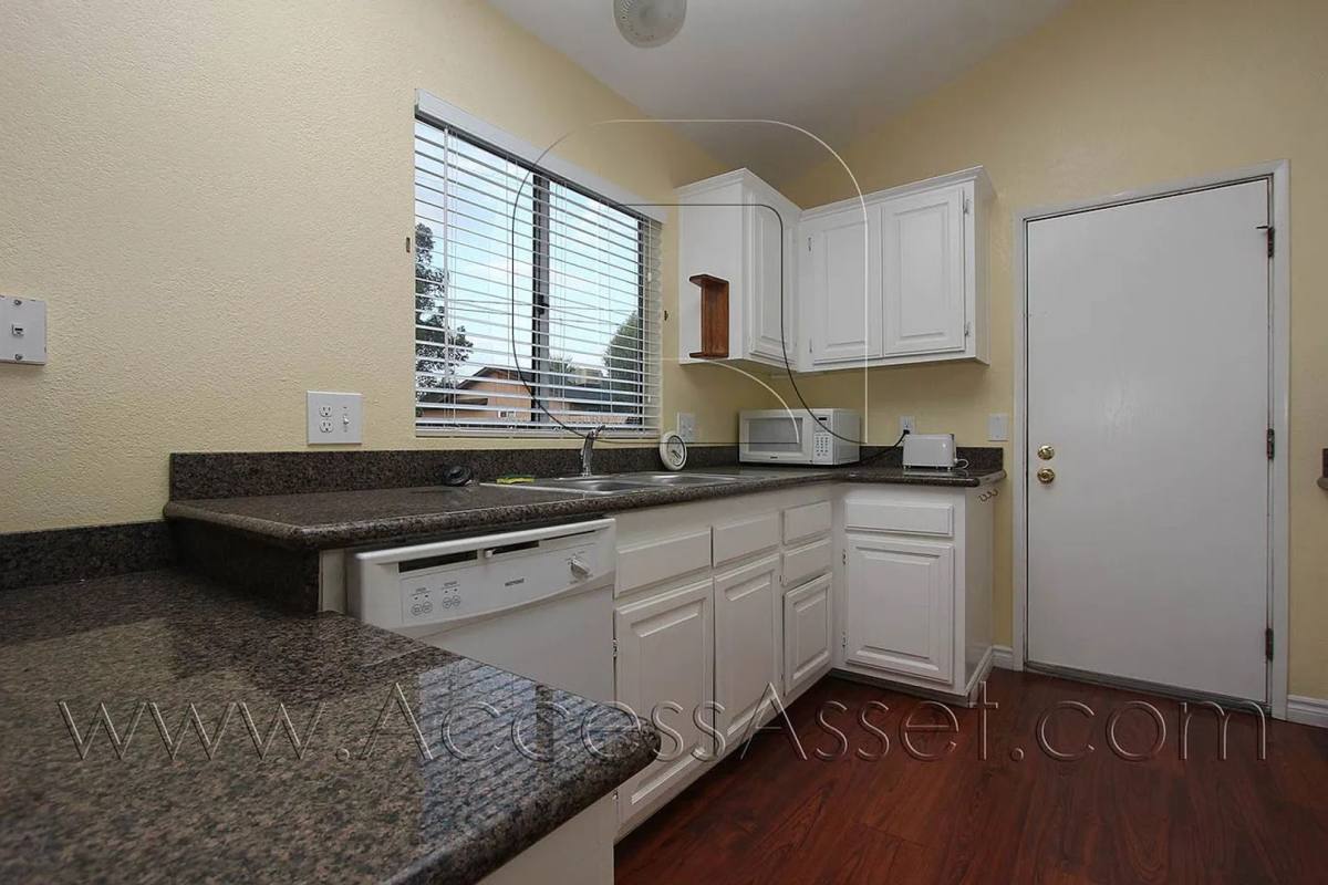 House for rent at 16364 Stevens Ave, Lake Elsinore, CA 92530