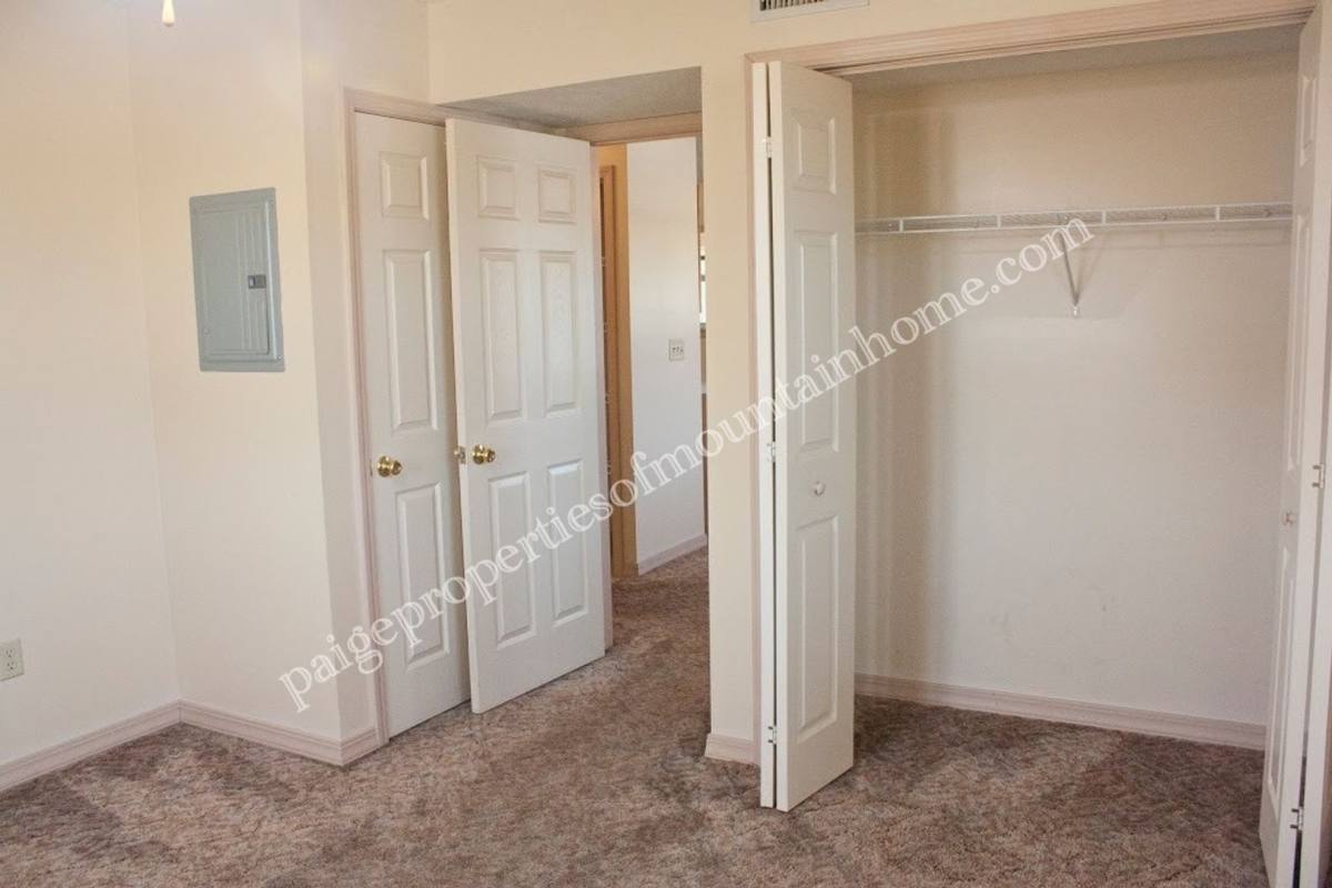 Apartment for rent at 32 N Star Circle, Mountain Home, AR 72653