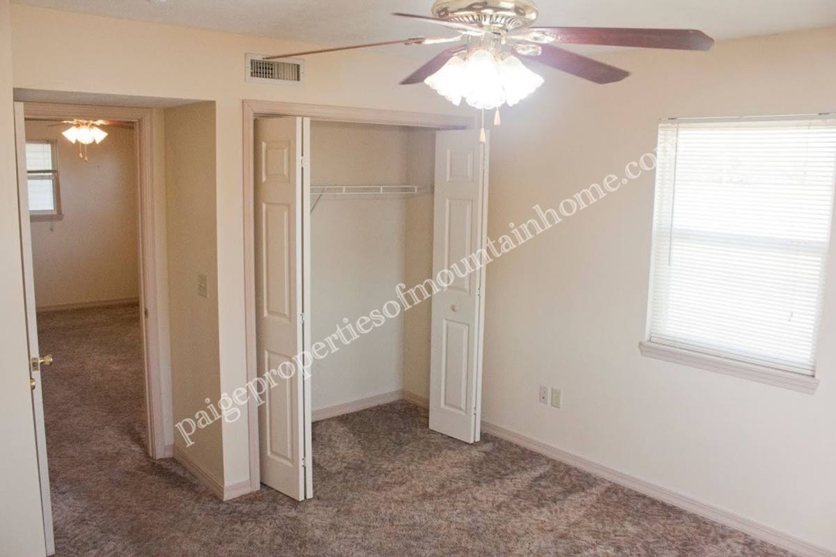 Apartment for rent at 32 N Star Circle, Mountain Home, AR 72653