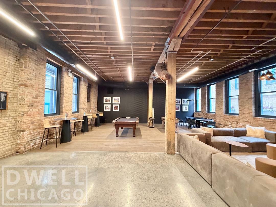 Apartment for rent at 1350 N Wells St, Chicago, IL 60610