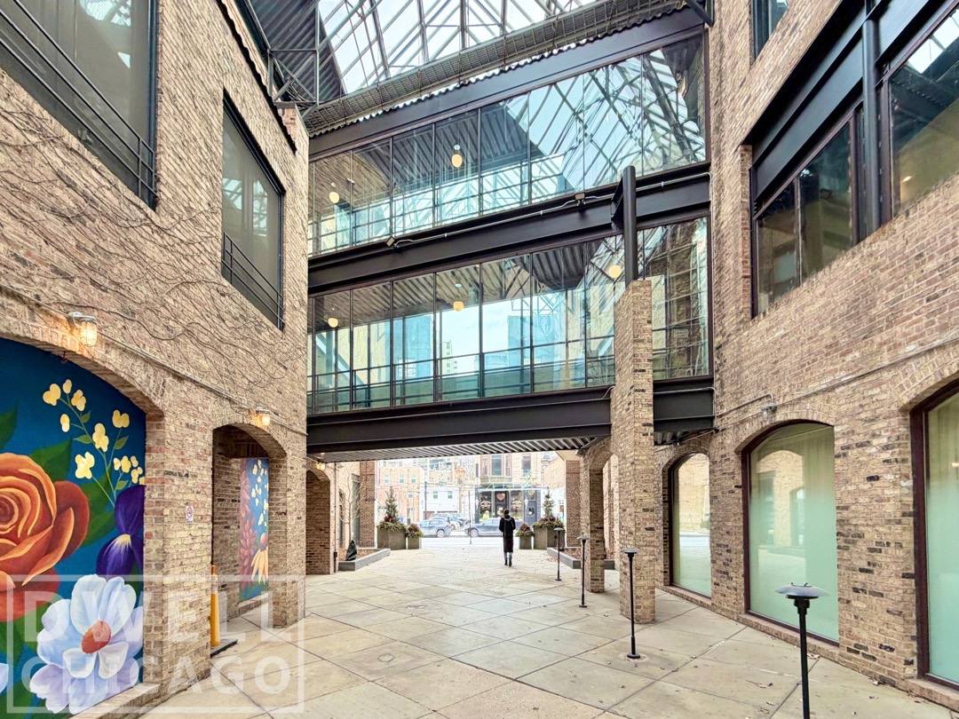 Apartment for rent at 1350 N Wells St, Chicago, IL 60610