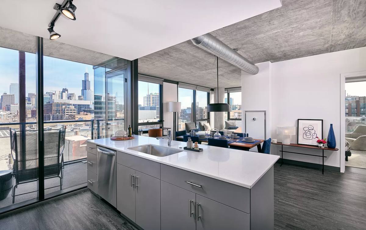 Apartment for rent at 160 N Elizabeth St, Chicago, IL 60607