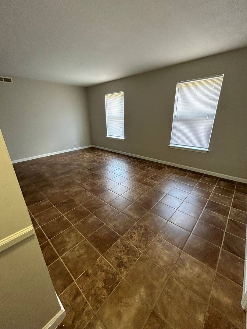 Apartment for rent at 640-702 Oakcrest Dr, Paducah, KY 42001