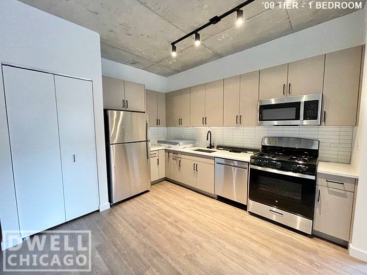 Apartment for rent at 411 W Chicago, Chicago, IL 60654